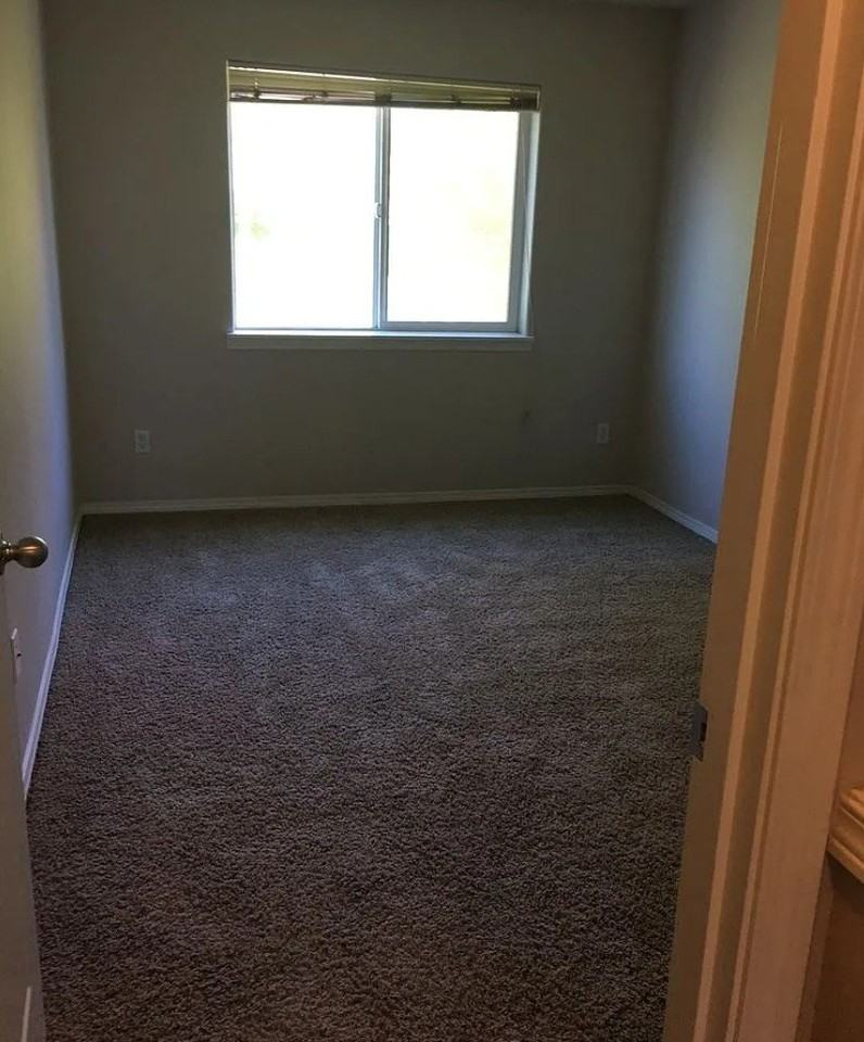 1851 Se Centurion Way - Photo 7 of 8