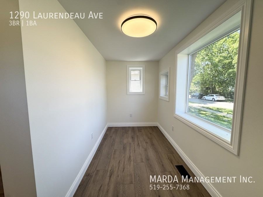 1290 Laurendeau Ave - Photo 3 of 38