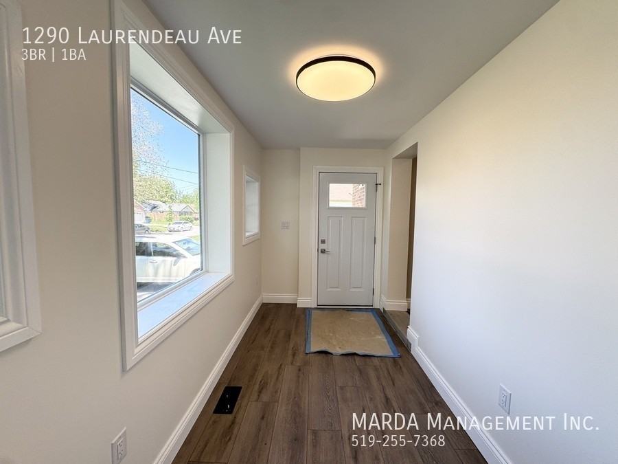 1290 Laurendeau Ave - Photo 4 of 38