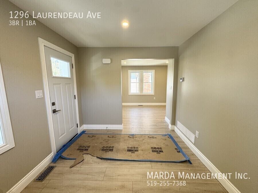 1296 Laurendeau Ave - Photo 3 of 50