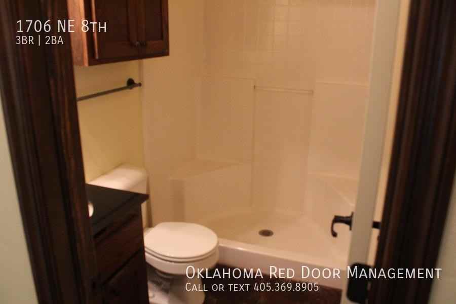 1706 Ne 8th St - Photo 6 of 23