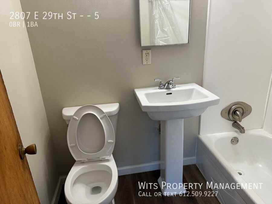 2807 E 29th St #5 - Photo 4 of 7