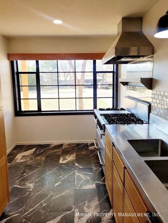 4514 18th St - Photo 5 of 22