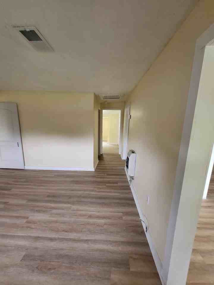 1410 N 12th Ave - Photo 3 of 15