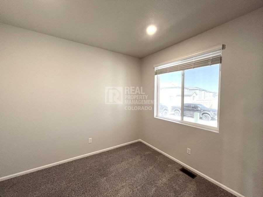 6764 Wiper Way - Photo 4 of 20