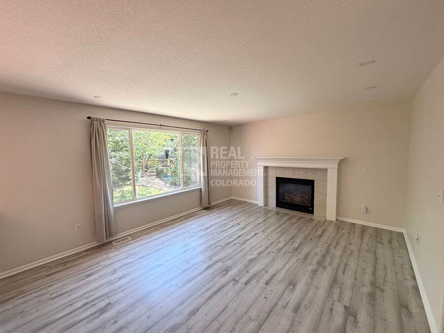 15162 E 118th Ave - Photo 5 of 19