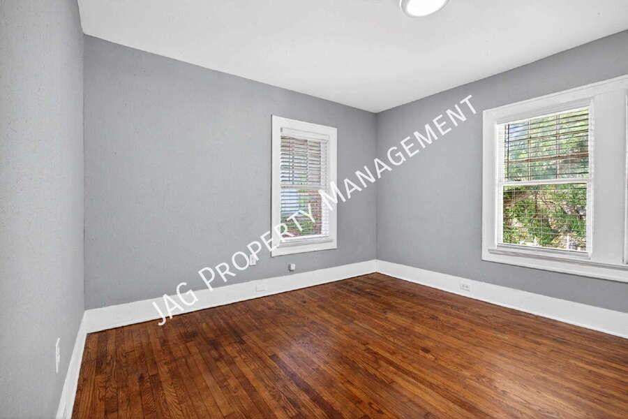 2512 Park St - Photo 3 of 24