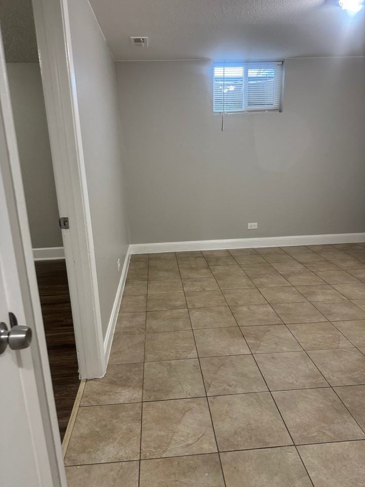 3950 Turnpike Dr #2 - Photo 5 of 8