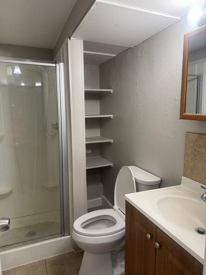 3950 Turnpike Dr #2 - Photo 6 of 8