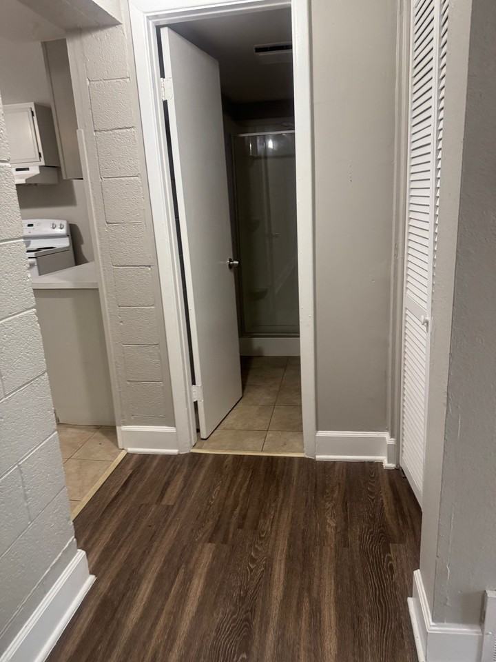 3950 Turnpike Dr #2 - Photo 7 of 8