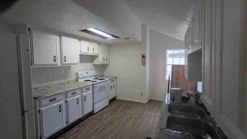 168 W Center St - Photo 5 of 8
