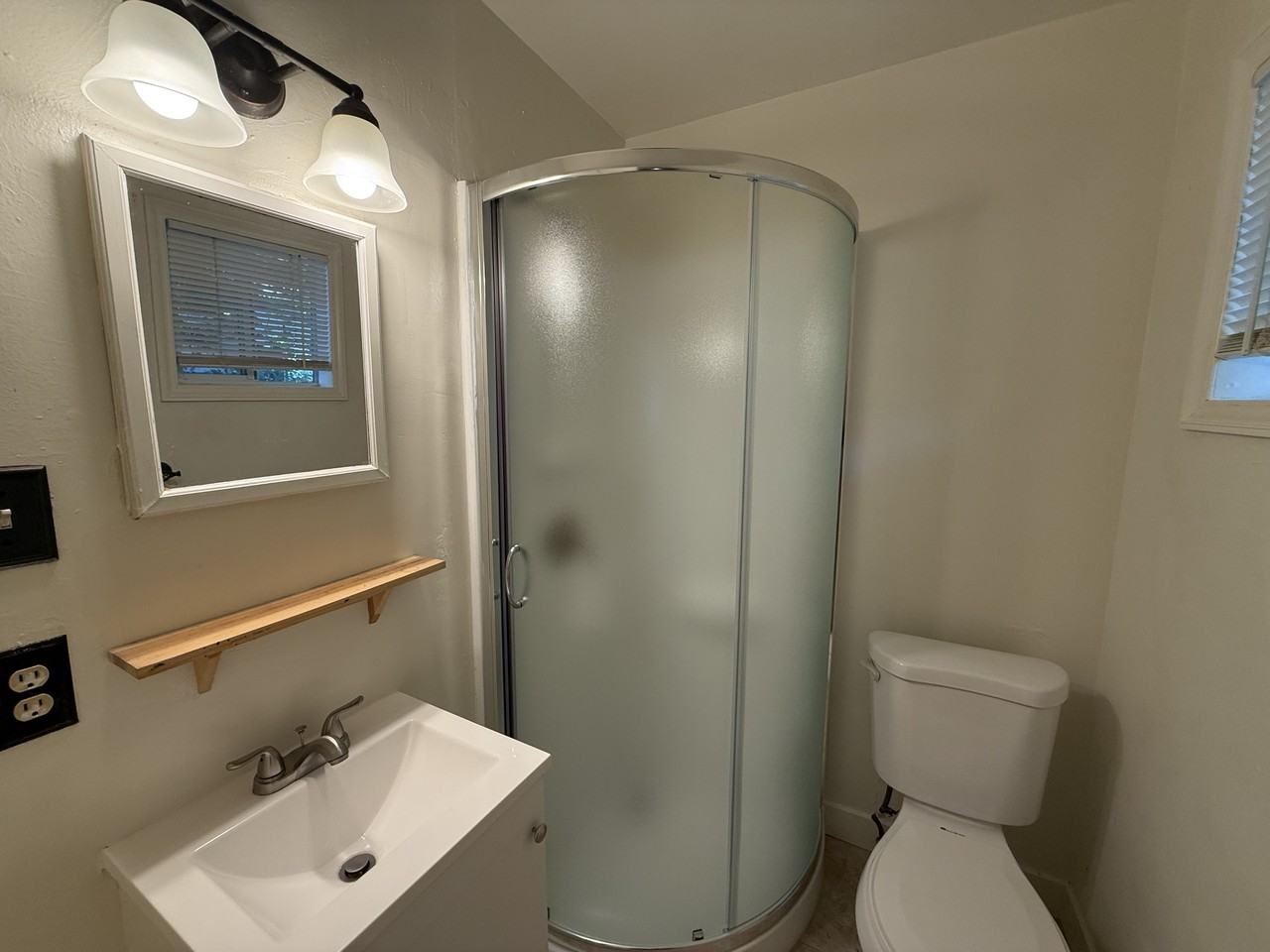 422 W 17th St #1 - Photo 6 of 8