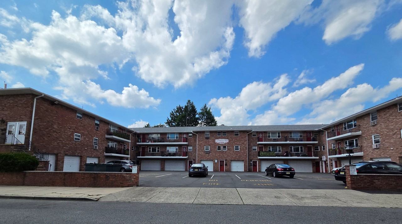 860 River Dr #8A