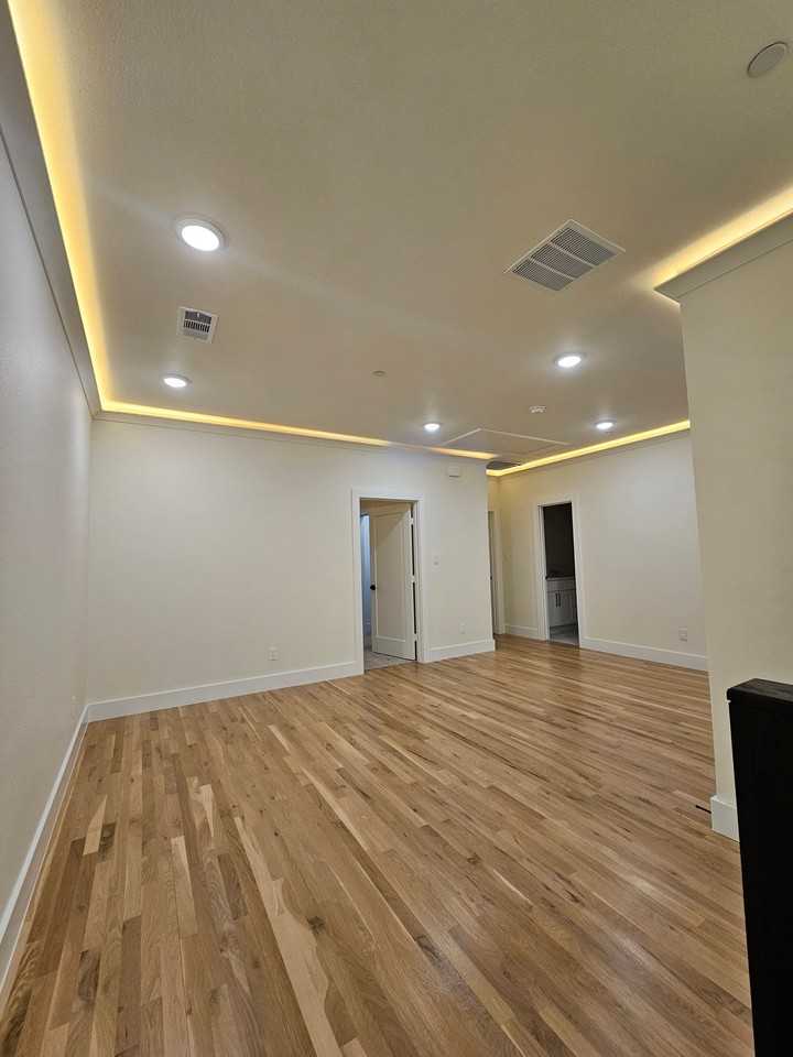 4443 Fatima Dr - Photo 5 of 16