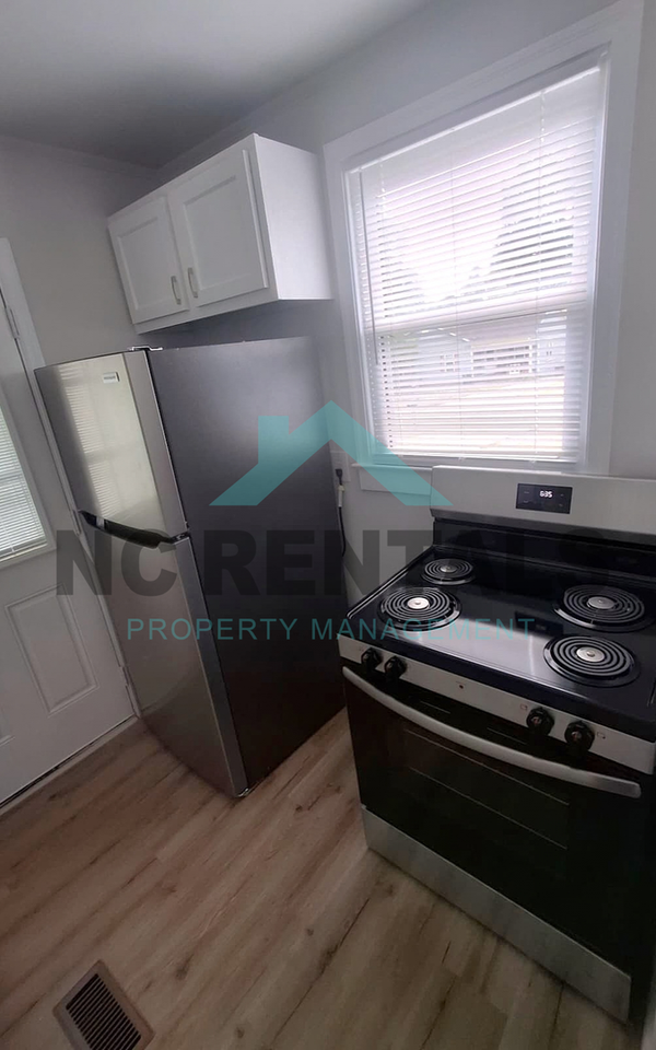1323 Mayfair Ave - Photo 7 of 16