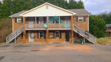 featured image of 2559 Green Oaks Ct #B
