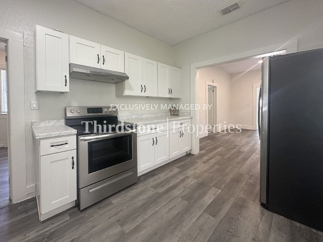 2125 Lambert St - Photo 6 of 18