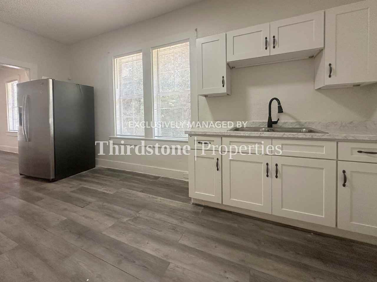 2125 Lambert St - Photo 7 of 23