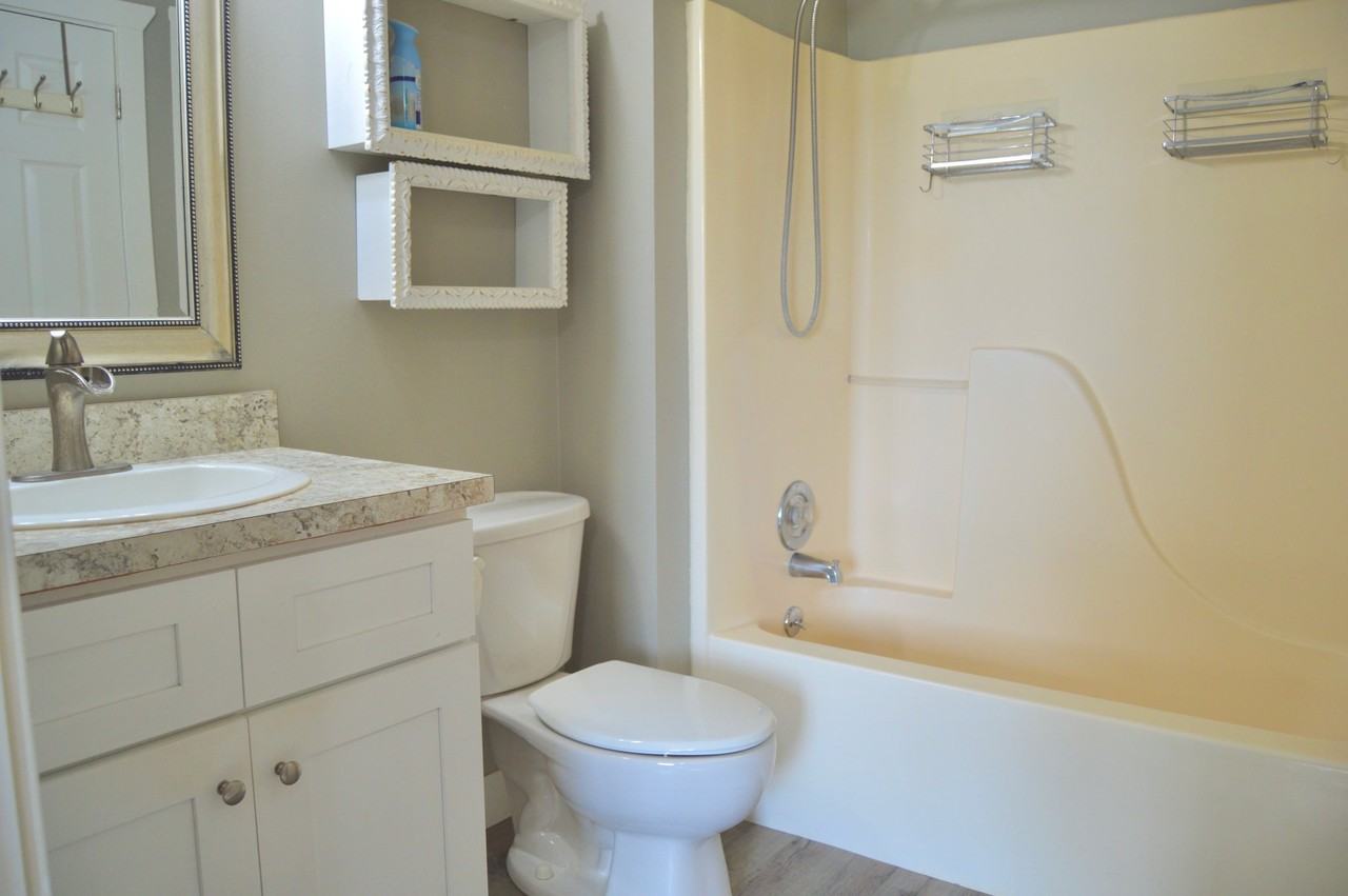 1527 Talon Dr - Photo 6 of 10