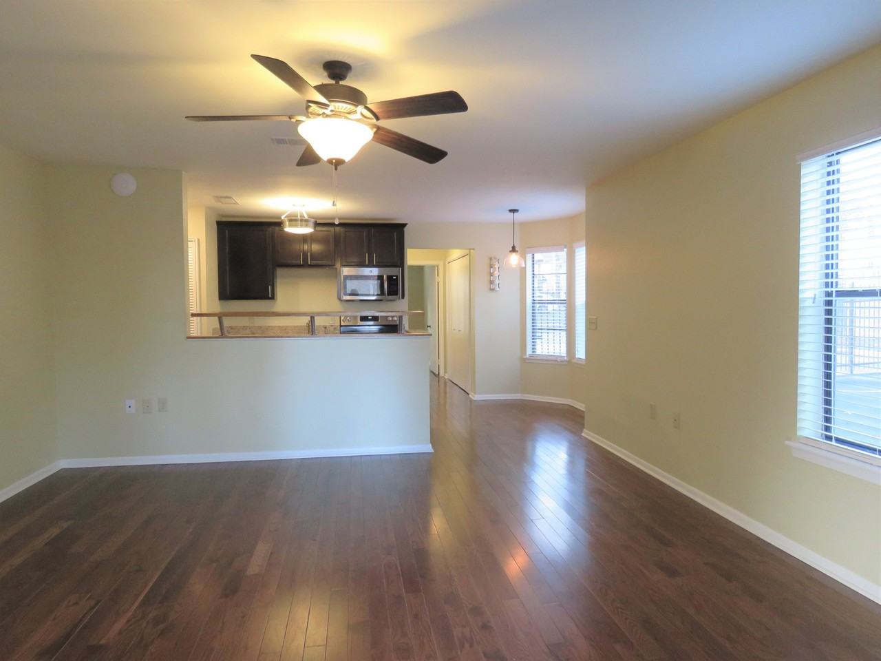 518 E 7th St #24 - Photo 3 of 6