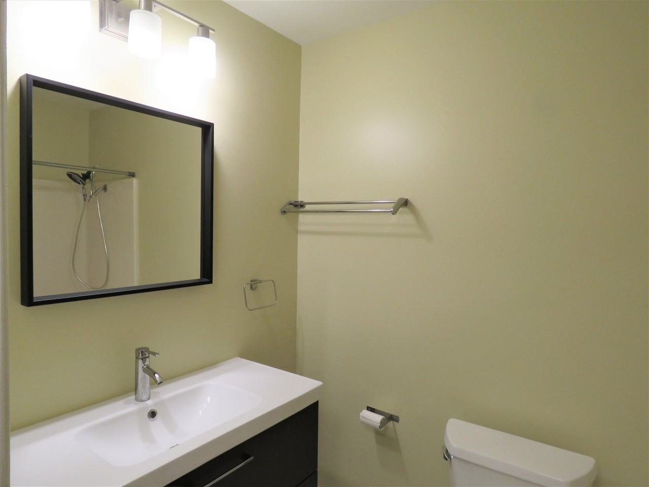 518 E 7th St #24 - Photo 5 of 6