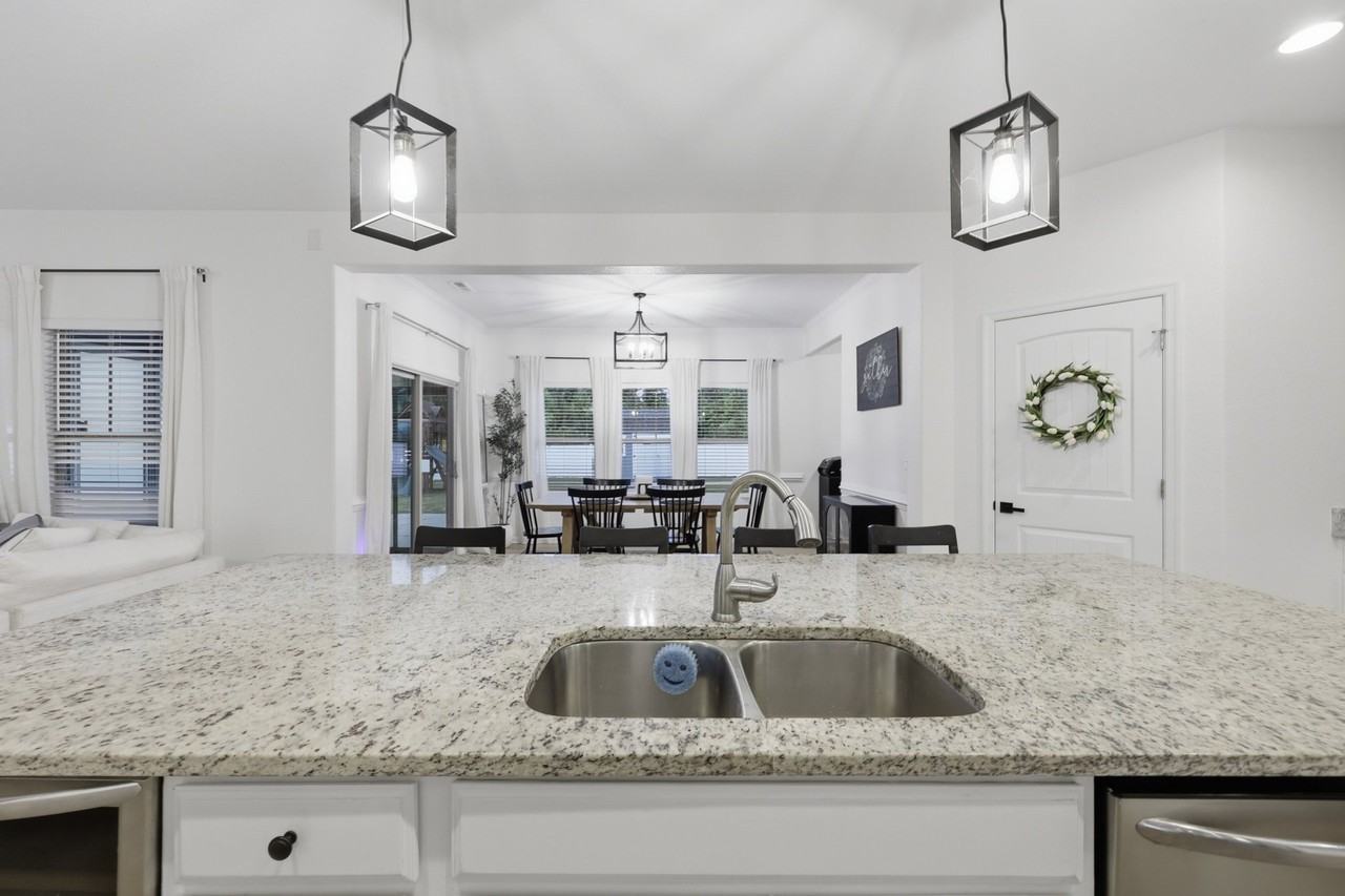 202 Shady Oaks Way - Photo 5 of 20