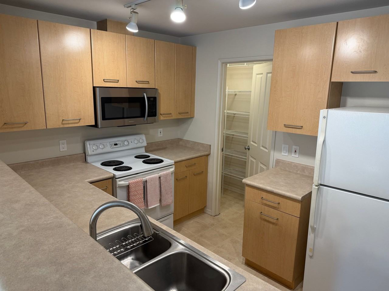 710 240th Way Se - Photo 2 of 8