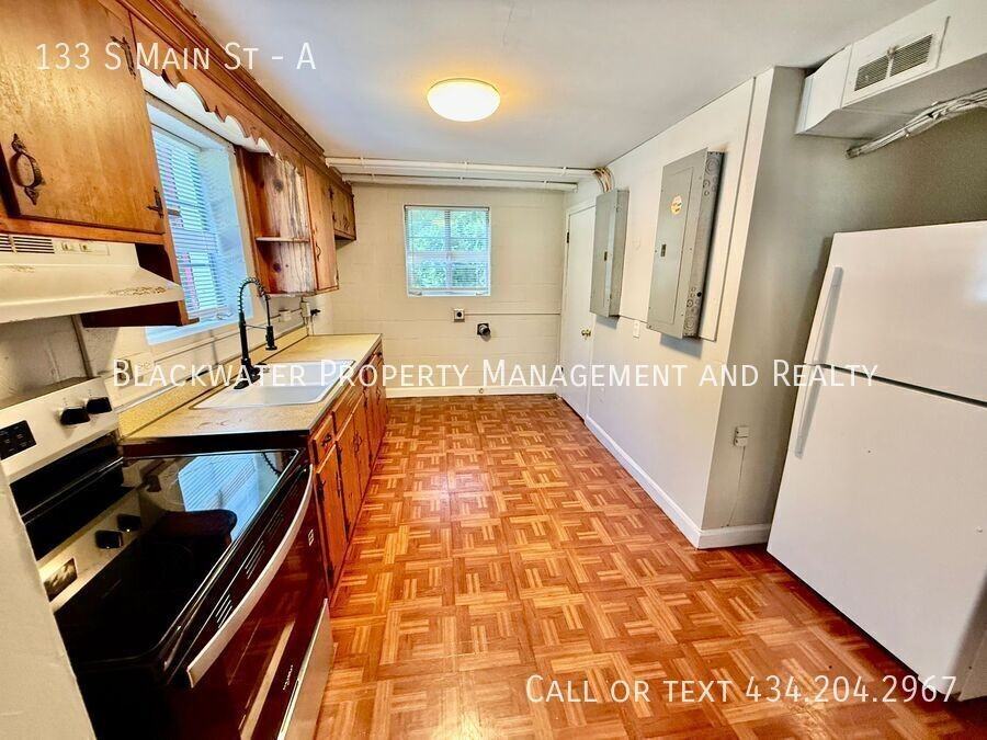 133 S Main St #A - Photo 3 of 7