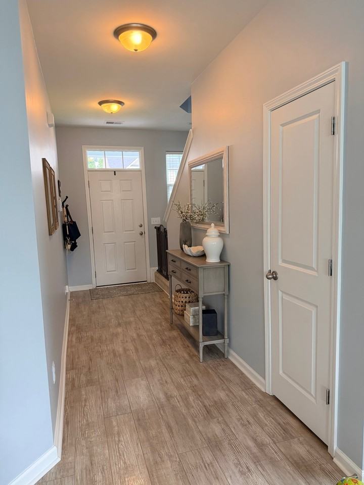 1355 Hermitage Ln - Photo 4 of 31