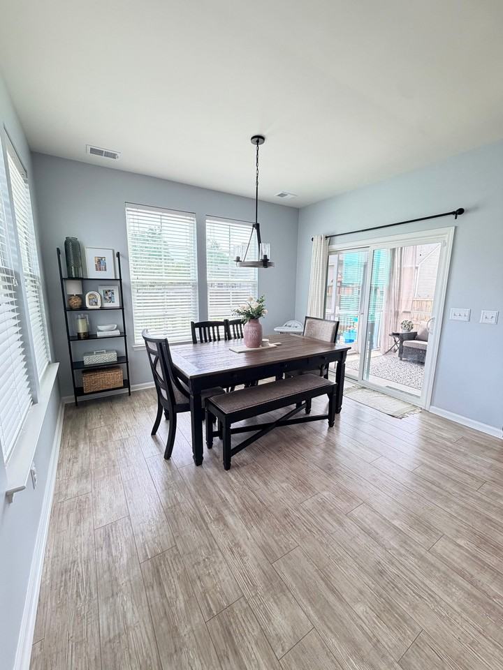 1355 Hermitage Ln - Photo 7 of 31