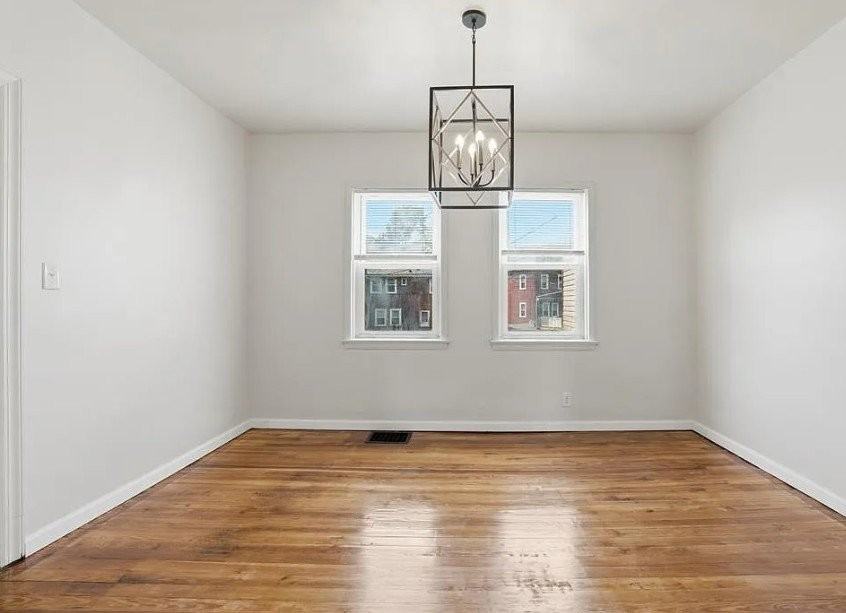 770 E Washington Ave - Photo 4 of 16
