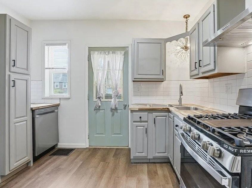 770 E Washington Ave - Photo 5 of 16
