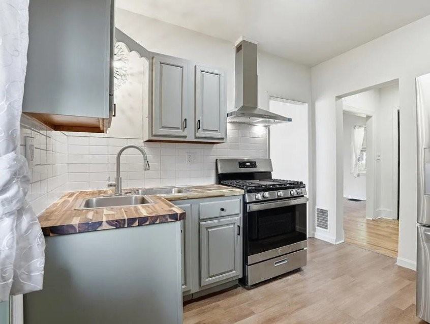 770 E Washington Ave - Photo 6 of 16
