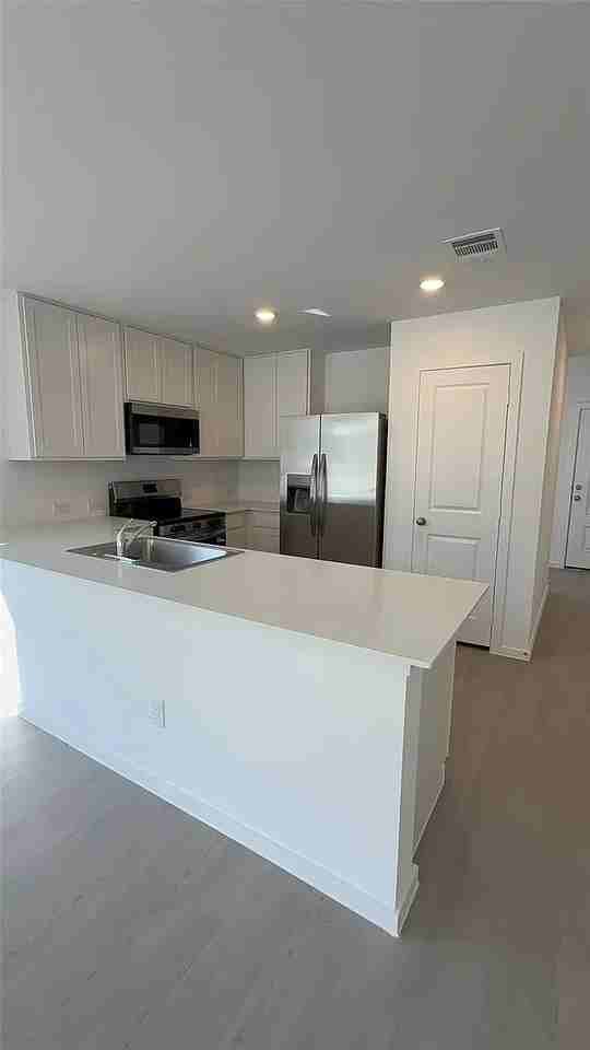 331 Parkin Ct - Photo 3 of 9