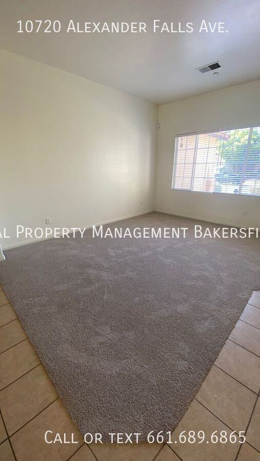 10720 Alexander Falls Ave - Photo 3 of 26