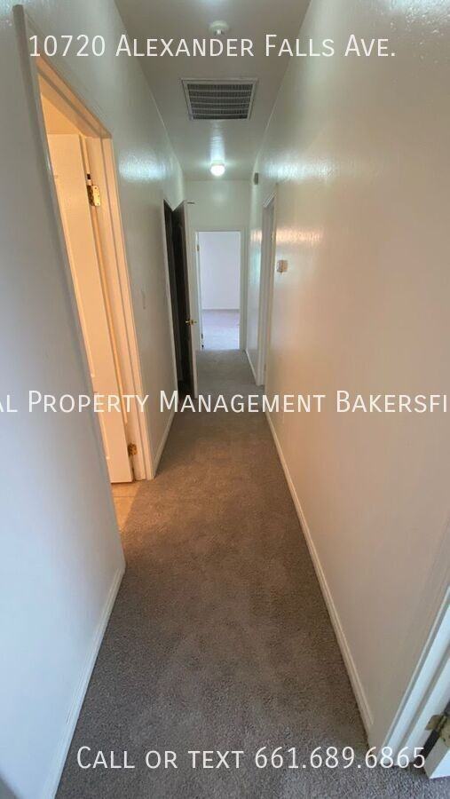 10720 Alexander Falls Ave - Photo 7 of 26