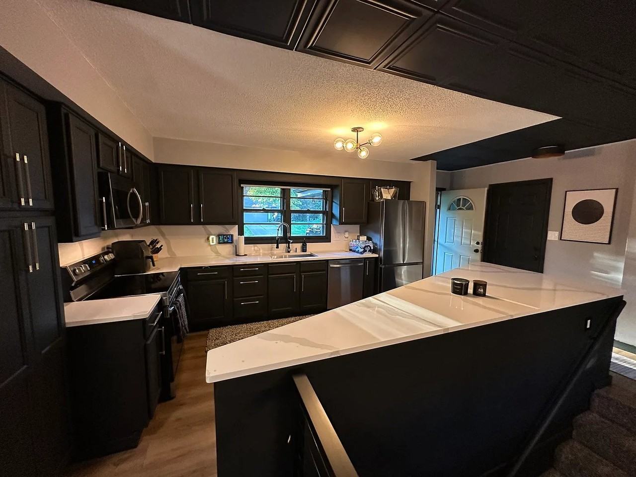 2490 Quail Ave N - Photo 4 of 20