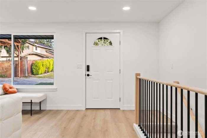 5429 132nd St Ne - Photo 4 of 20