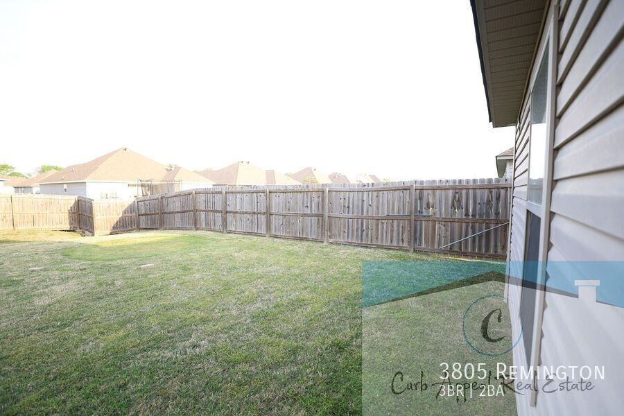 3805 Remington Dr - Photo 3 of 18
