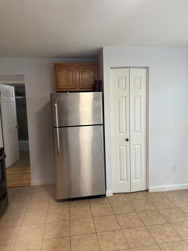 258 Columbus Ave #7 - Photo 3 of 11