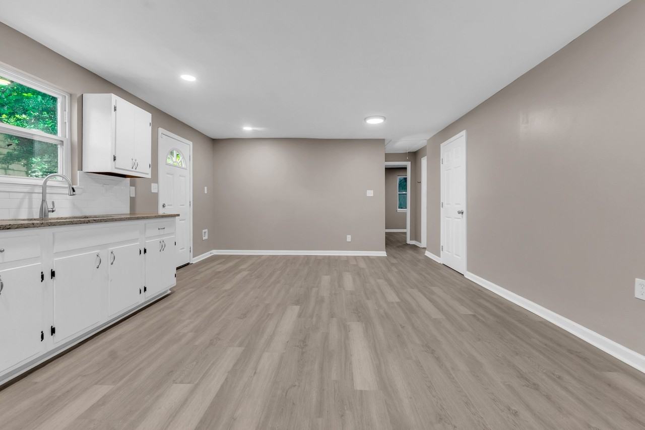1577 S Highland St - Photo 2 of 13
