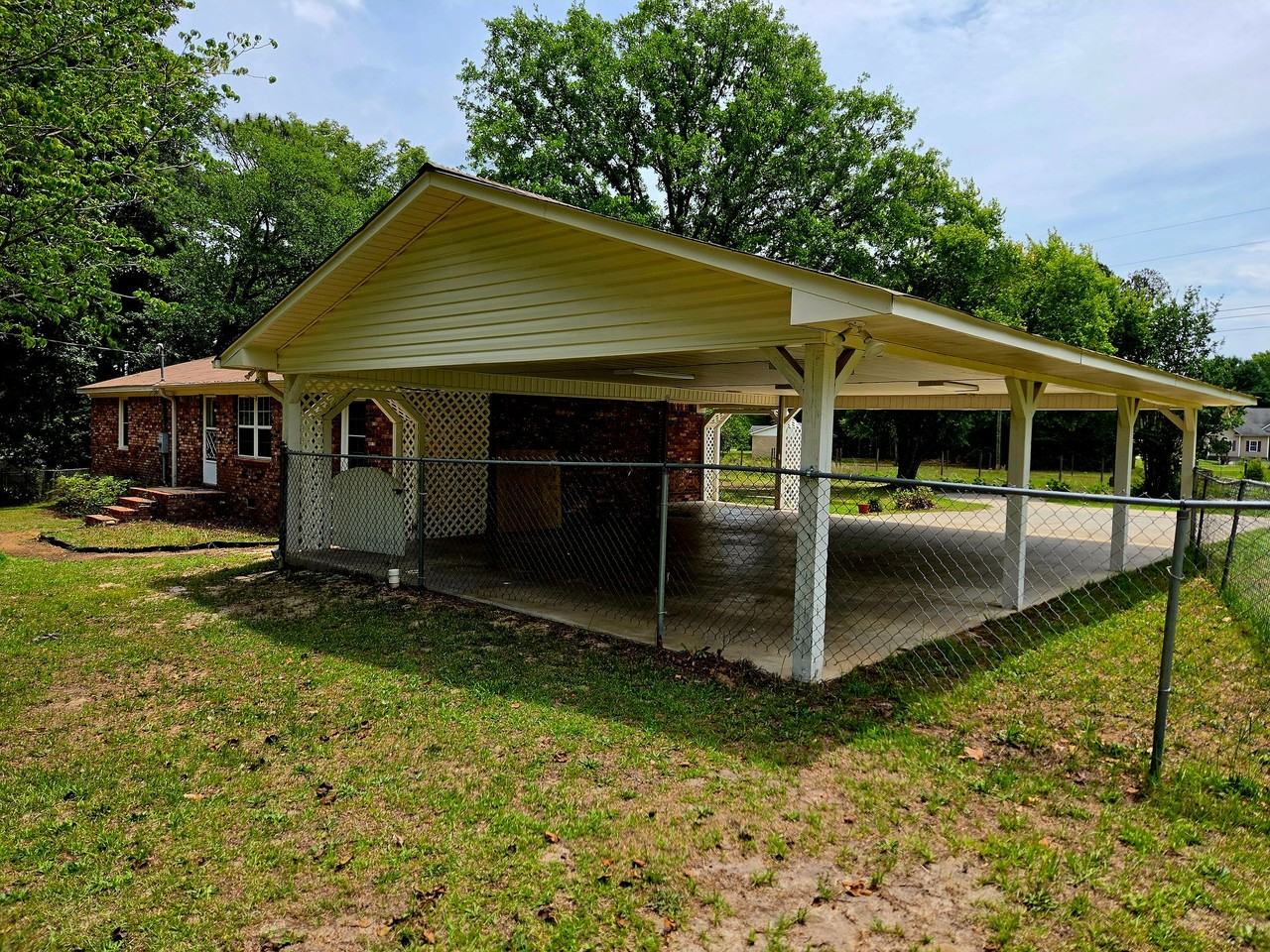1227 Pond Dr - Photo 4 of 5