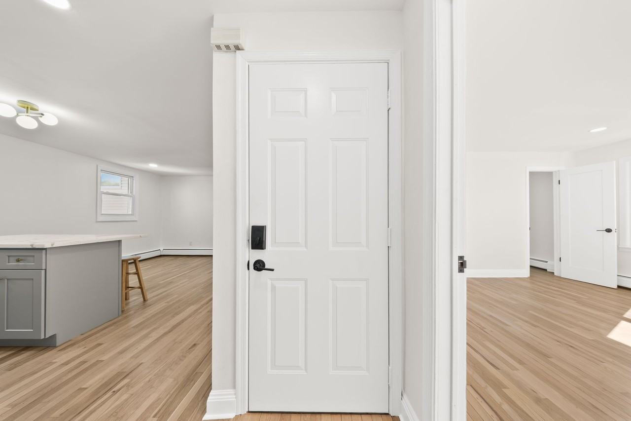 211 New York Ave #2 - Photo 5 of 20