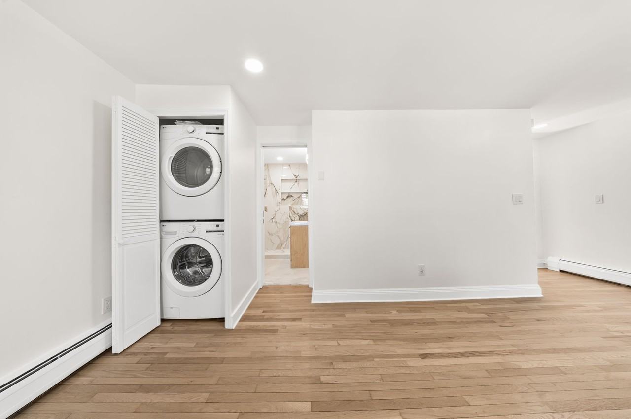 211 New York Ave #2 - Photo 7 of 20