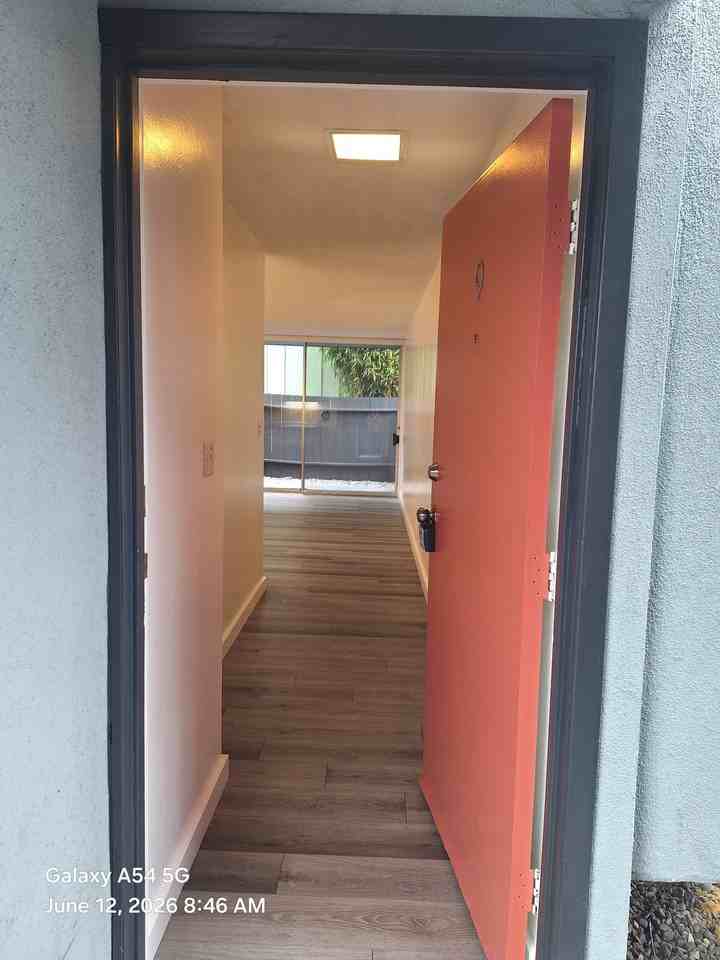 609 De La Vina St #9 - Photo 3 of 12