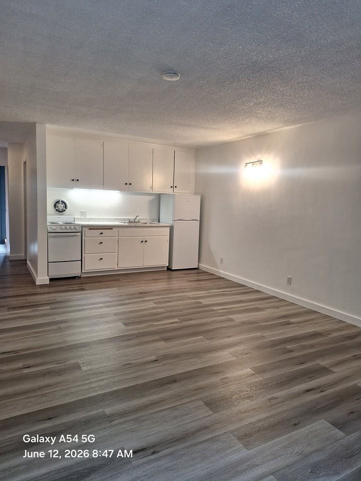 609 De La Vina St #9 - Photo 4 of 12