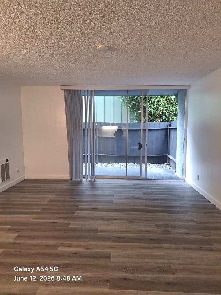 609 De La Vina St #9 - Photo 6 of 12