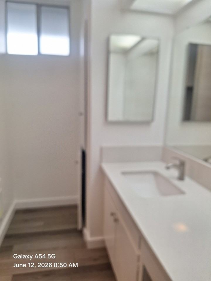 609 De La Vina St #9 - Photo 7 of 12