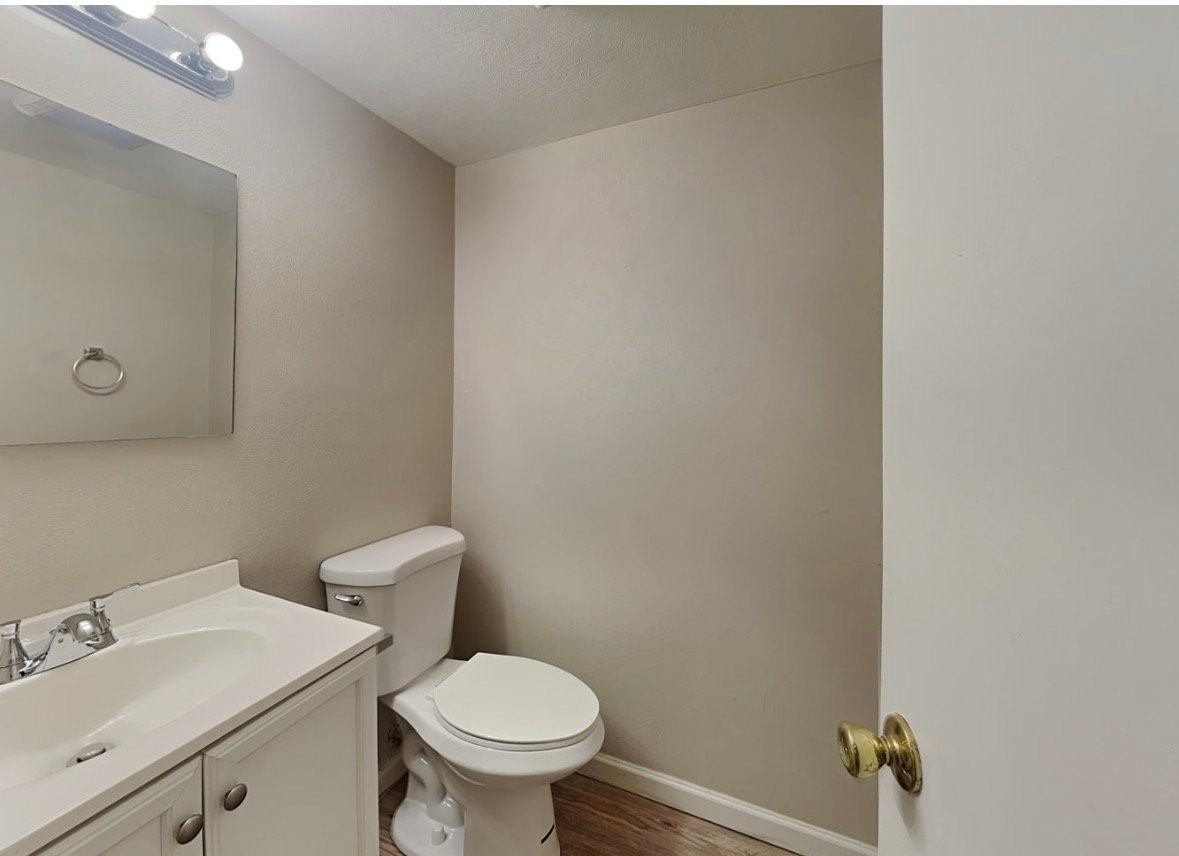 1255 Lvanhoe Cir - Photo 6 of 8