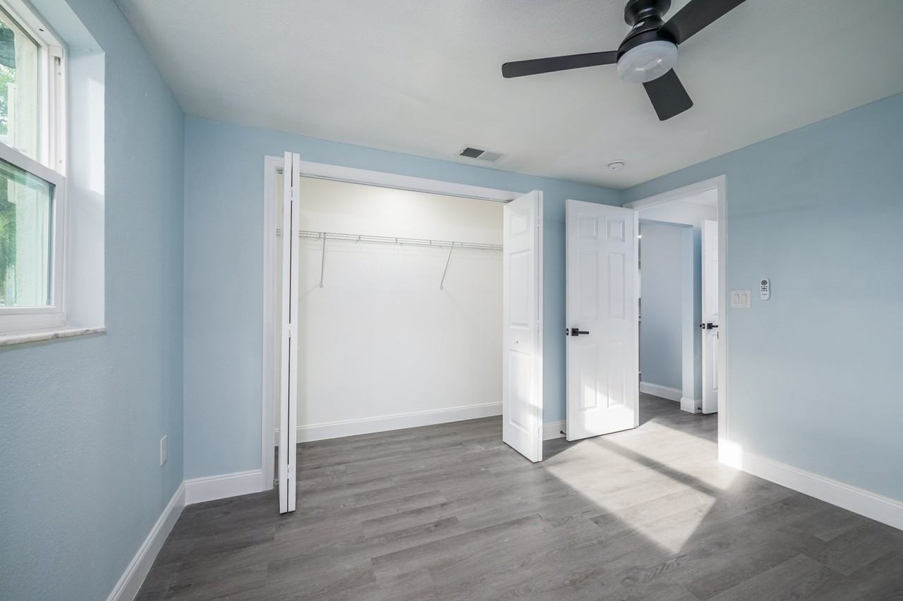 1016 7th St E - Photo 5 of 20